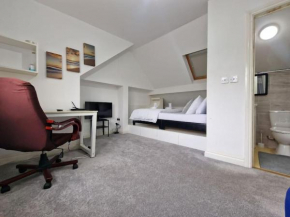 Nice Living Serviced Accommodations 9 (King-Size Studio Flat + Kitchen)